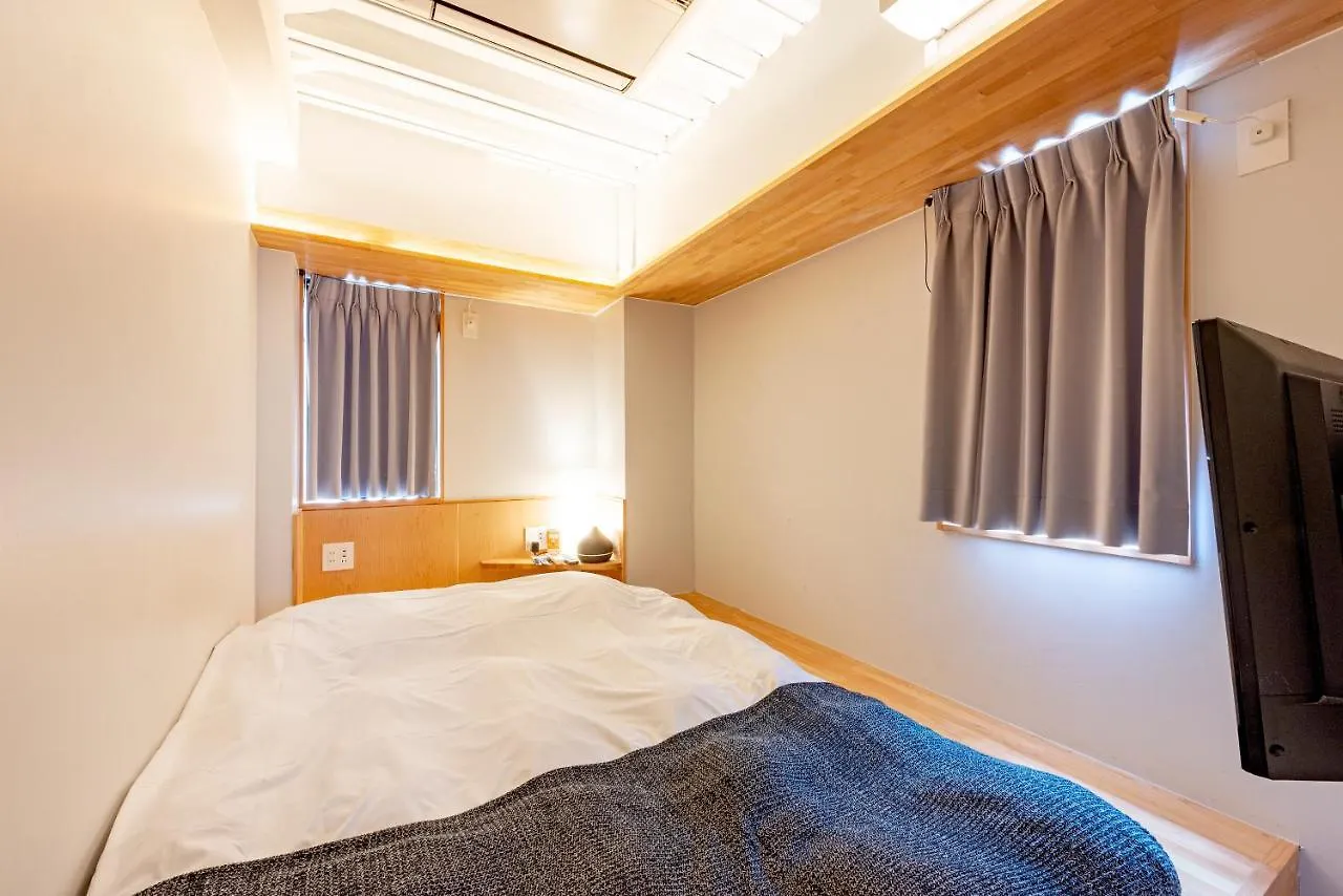 Plat Hostel Keikyu Asakusa Station Tokyo