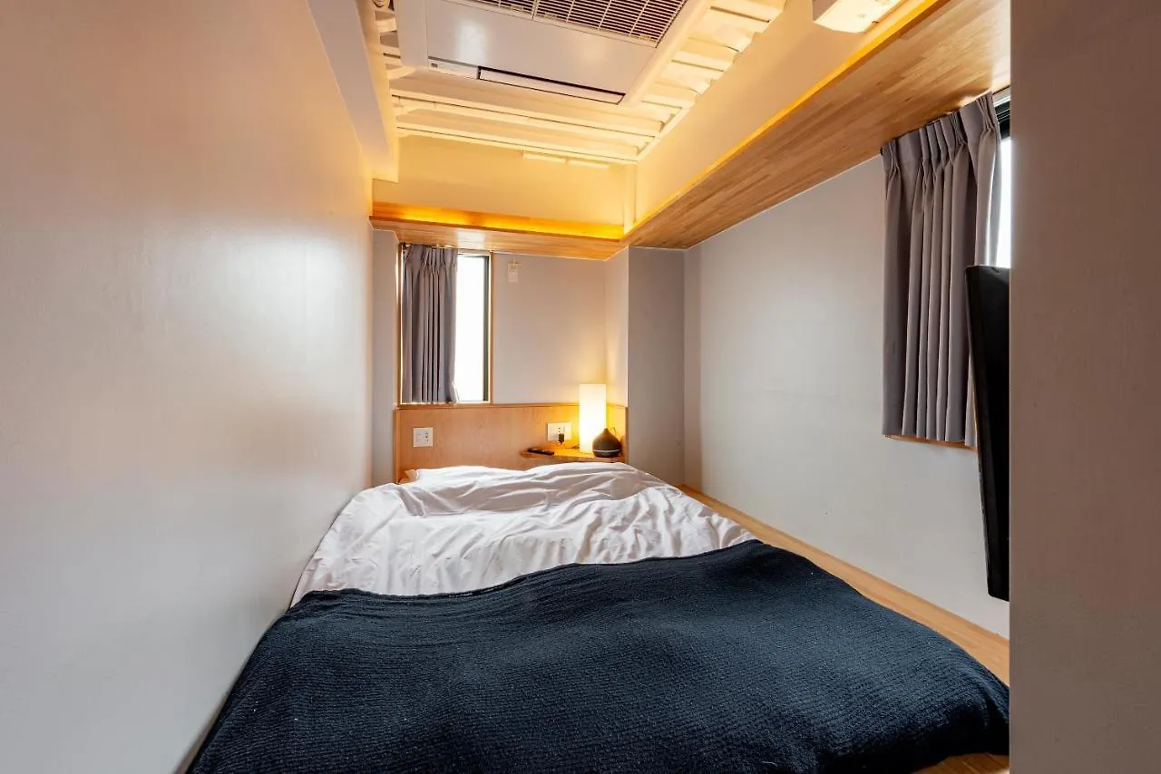 Plat Hostel Keikyu Asakusa Station Tokyo